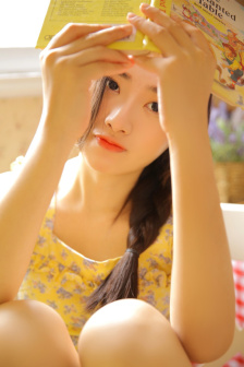 女生下面肿了是什么原因